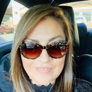 Meet your Posher, Veronica